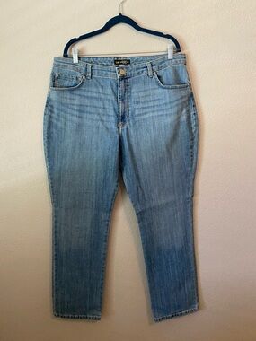 Lee Women's Light Wash Straight Leg Jeans